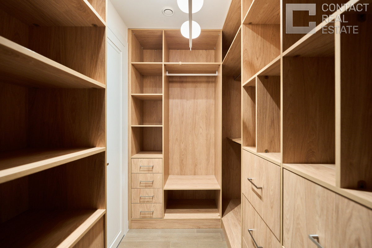 Костикова ул., д. 4, корп. 3, «Лаки» (Lucky)