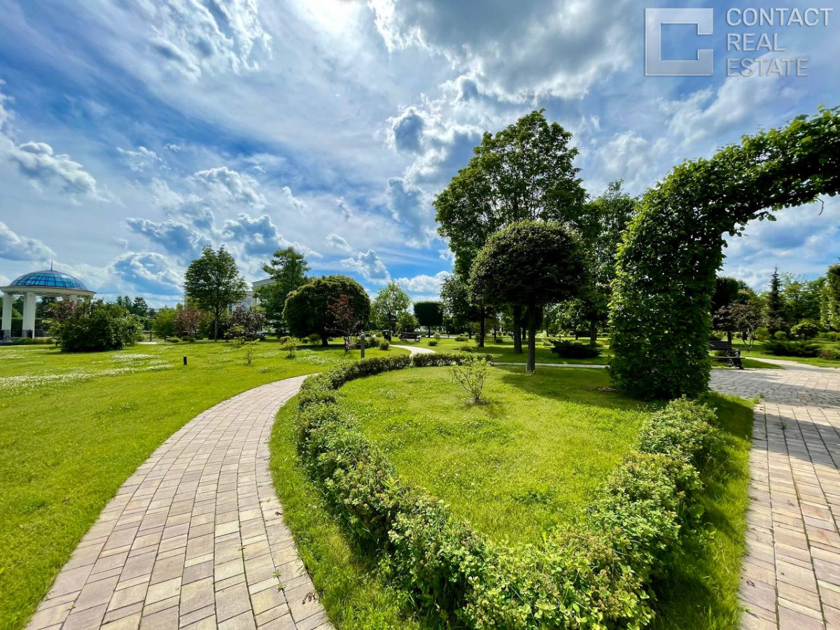 Ренессанс парк