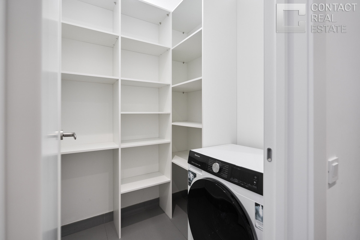 Костикова ул., д. 4, корп. 3, «Лаки» (Lucky)