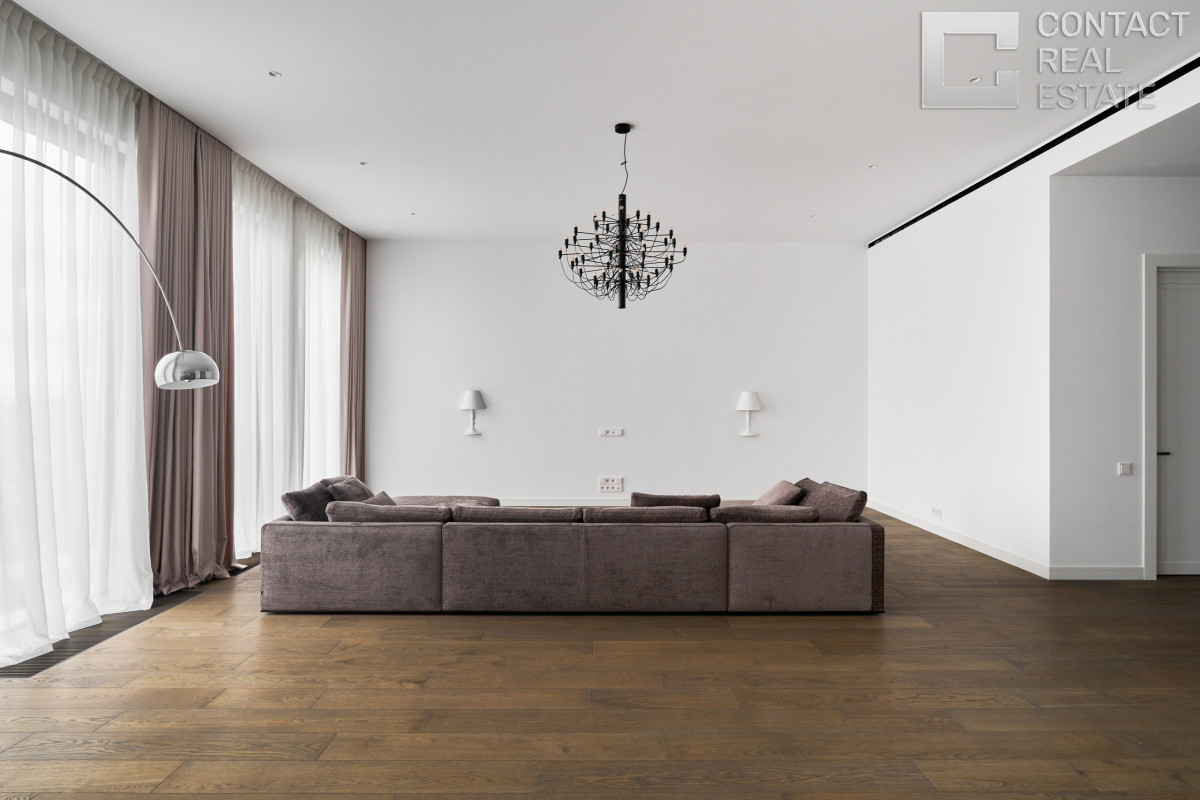 Костикова ул., д. 4, корп. 1, «Лаки» (Lucky)