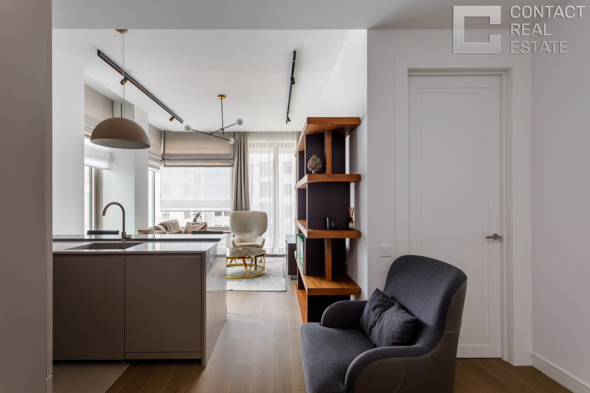 Костикова ул., д. 4, корп. 1, «Лаки» (Lucky)