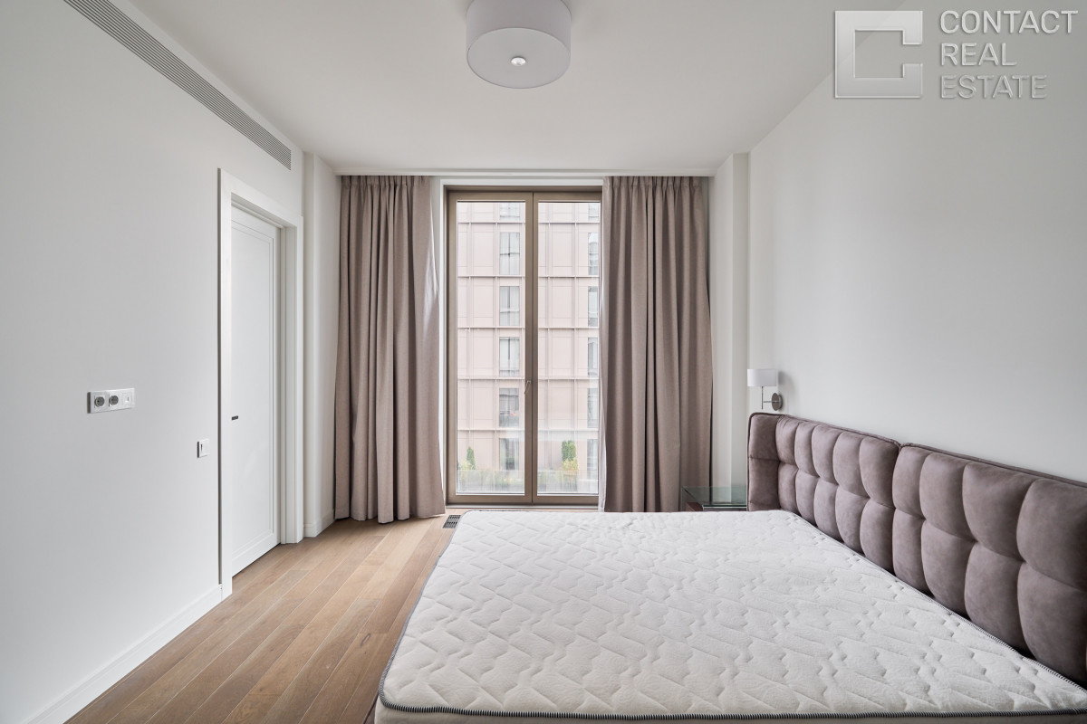 Костикова ул., д. 4, корп. 3, «Лаки» (Lucky)