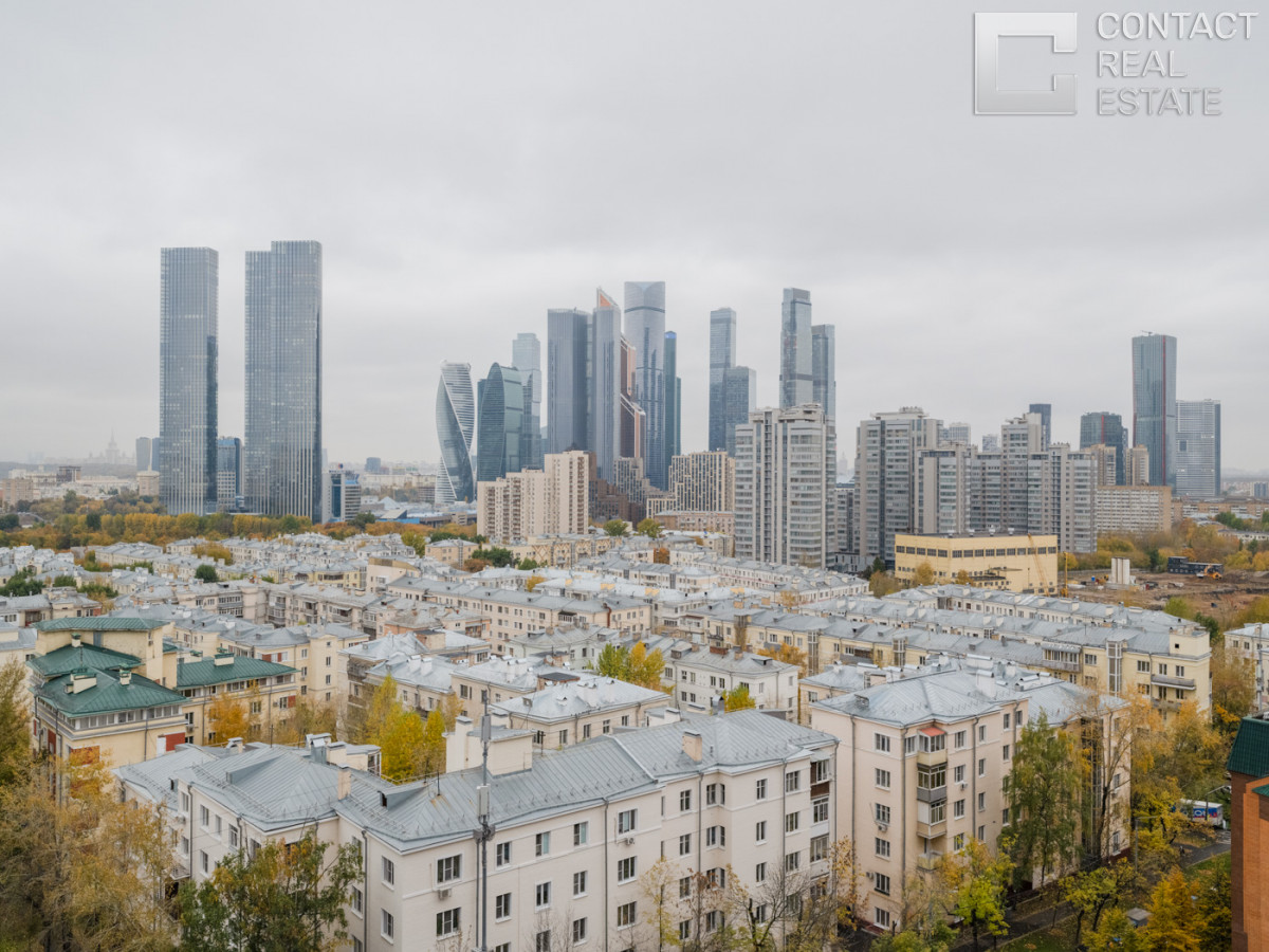 2-я Звенигородская ул., вл. 12, «Лаки» (Lucky)