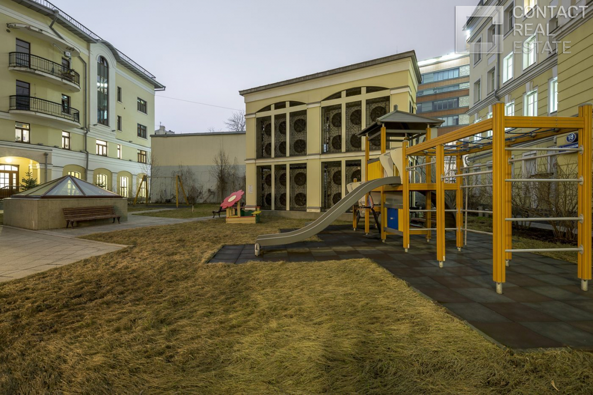 Овчинниковский Б. пер., д. 20