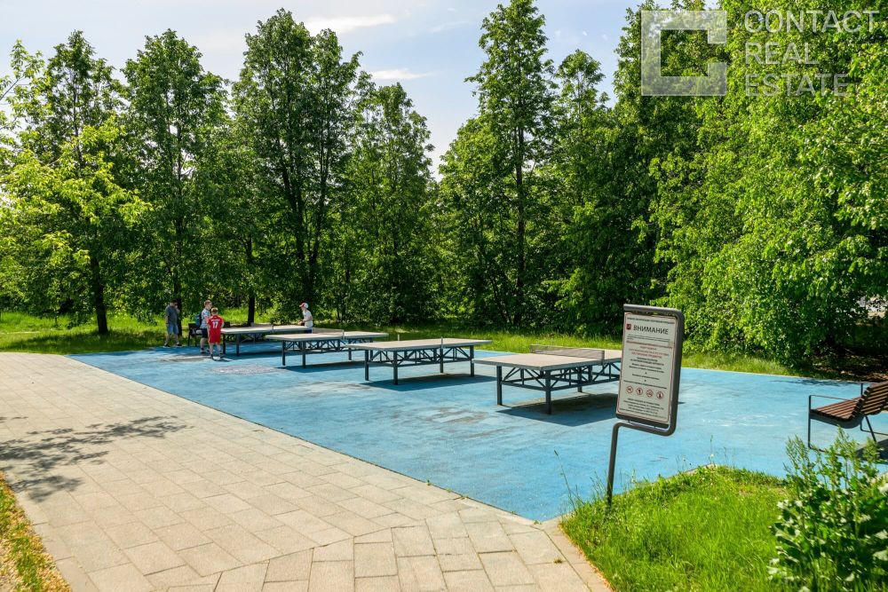 Авиационная ул., д. 77, корп. 1, «Алые паруса»