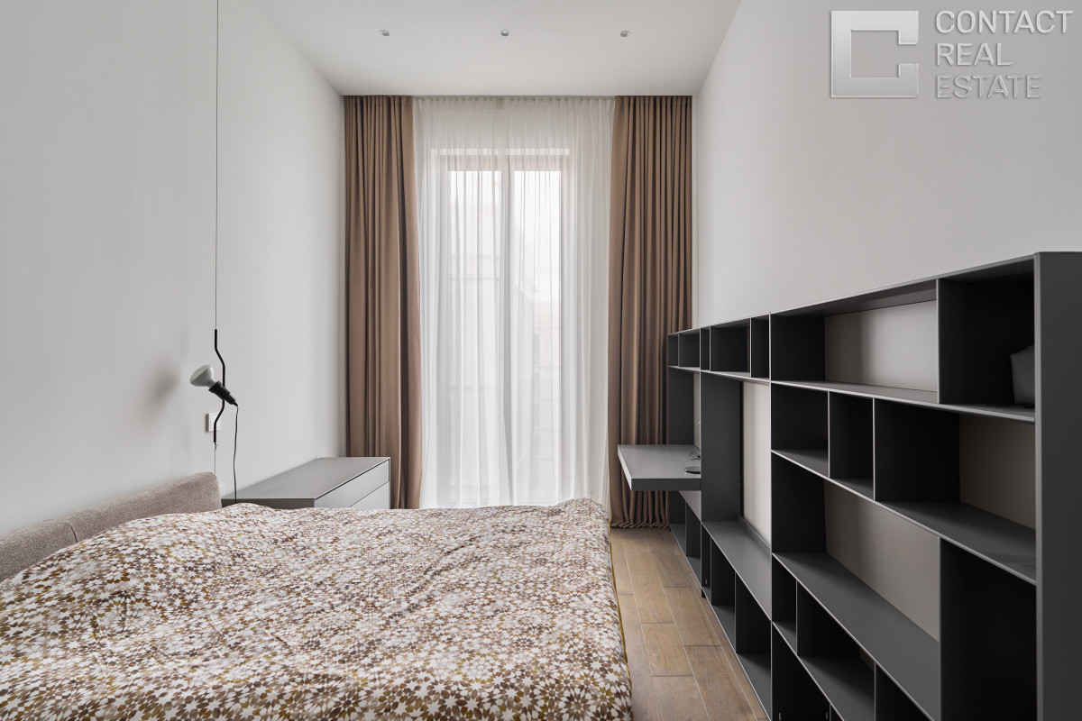 Костикова ул., д. 4, корп. 1, «Лаки» (Lucky)