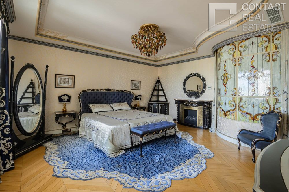 Авиационная ул., д. 77, корп. 1, «Алые паруса»