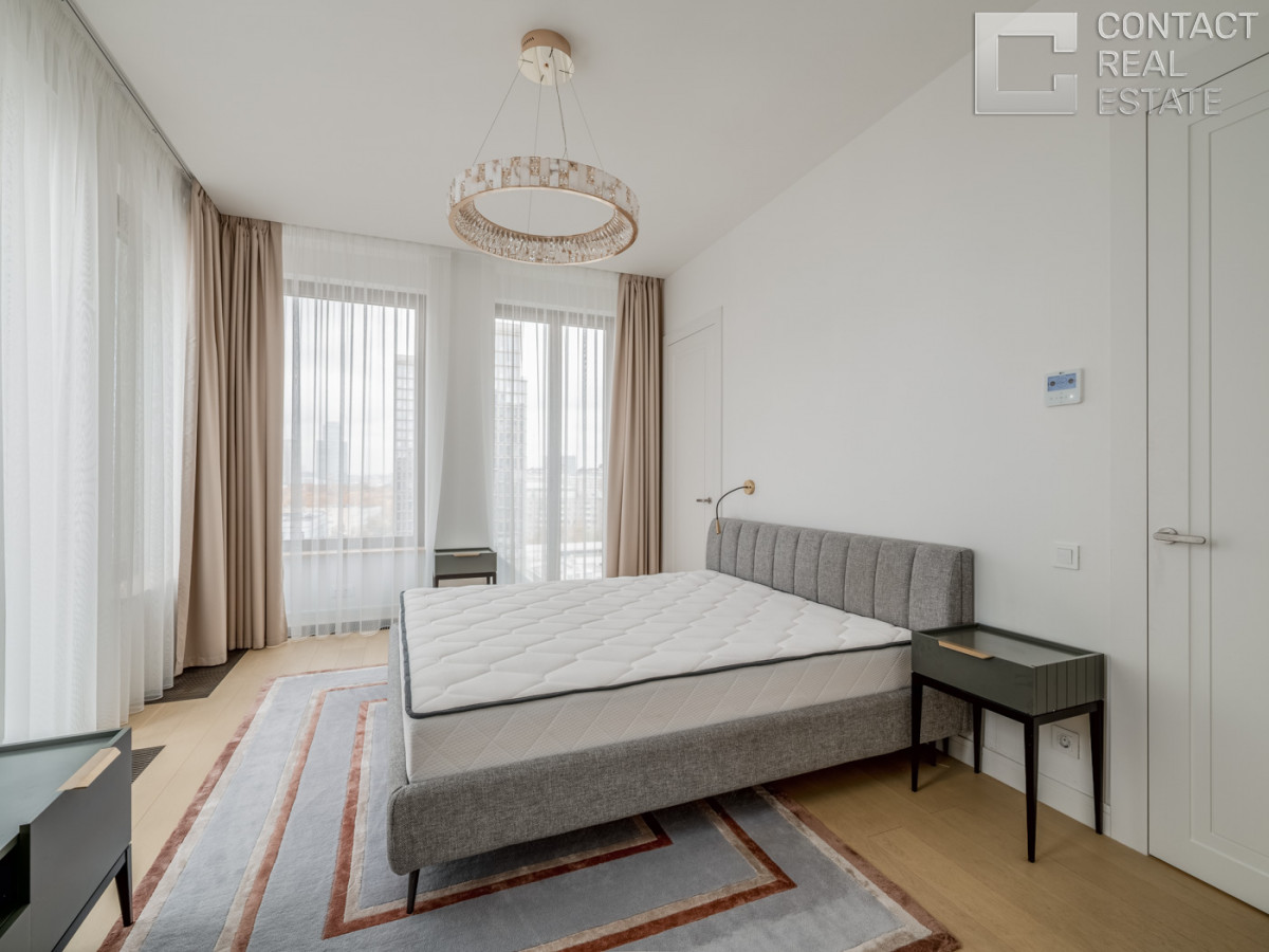 2-я Звенигородская ул., вл. 12, «Лаки» (Lucky)