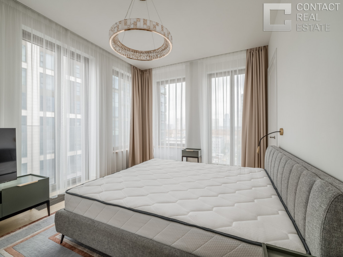 2-я Звенигородская ул., вл. 12, «Лаки» (Lucky)