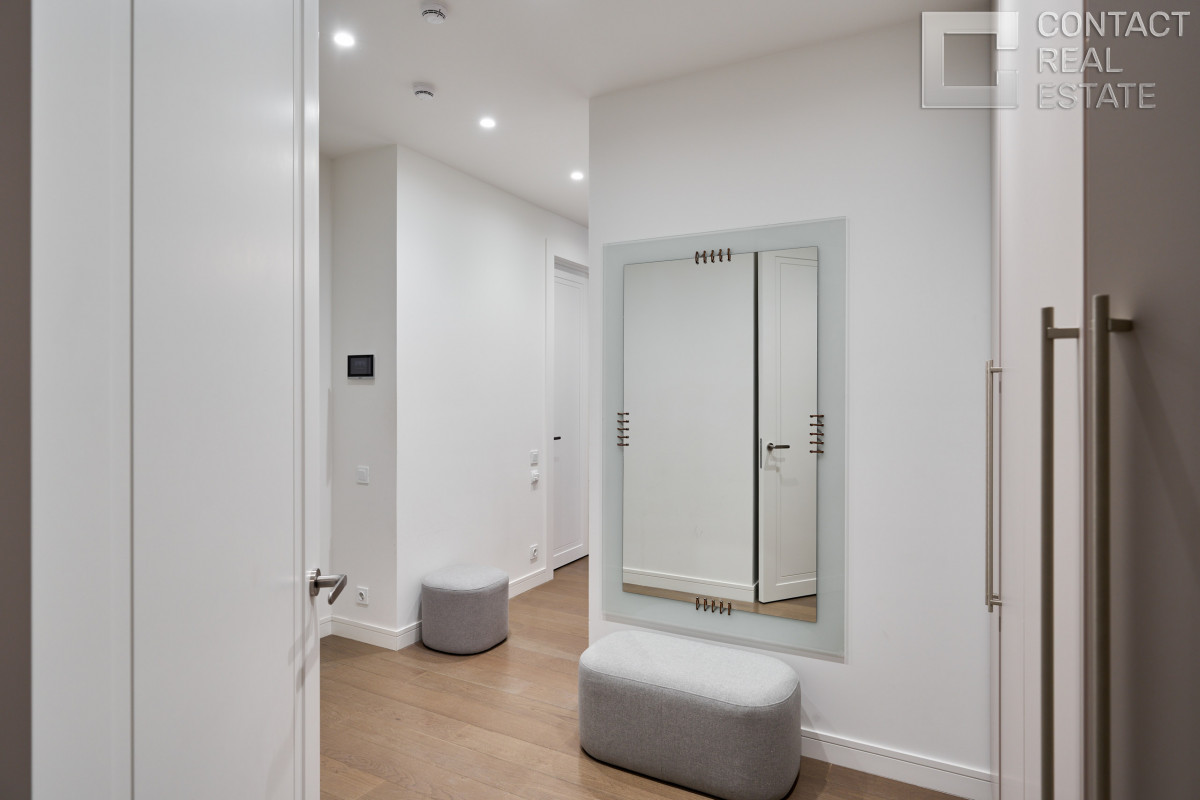 Костикова ул., д. 4, корп. 3, «Лаки» (Lucky)