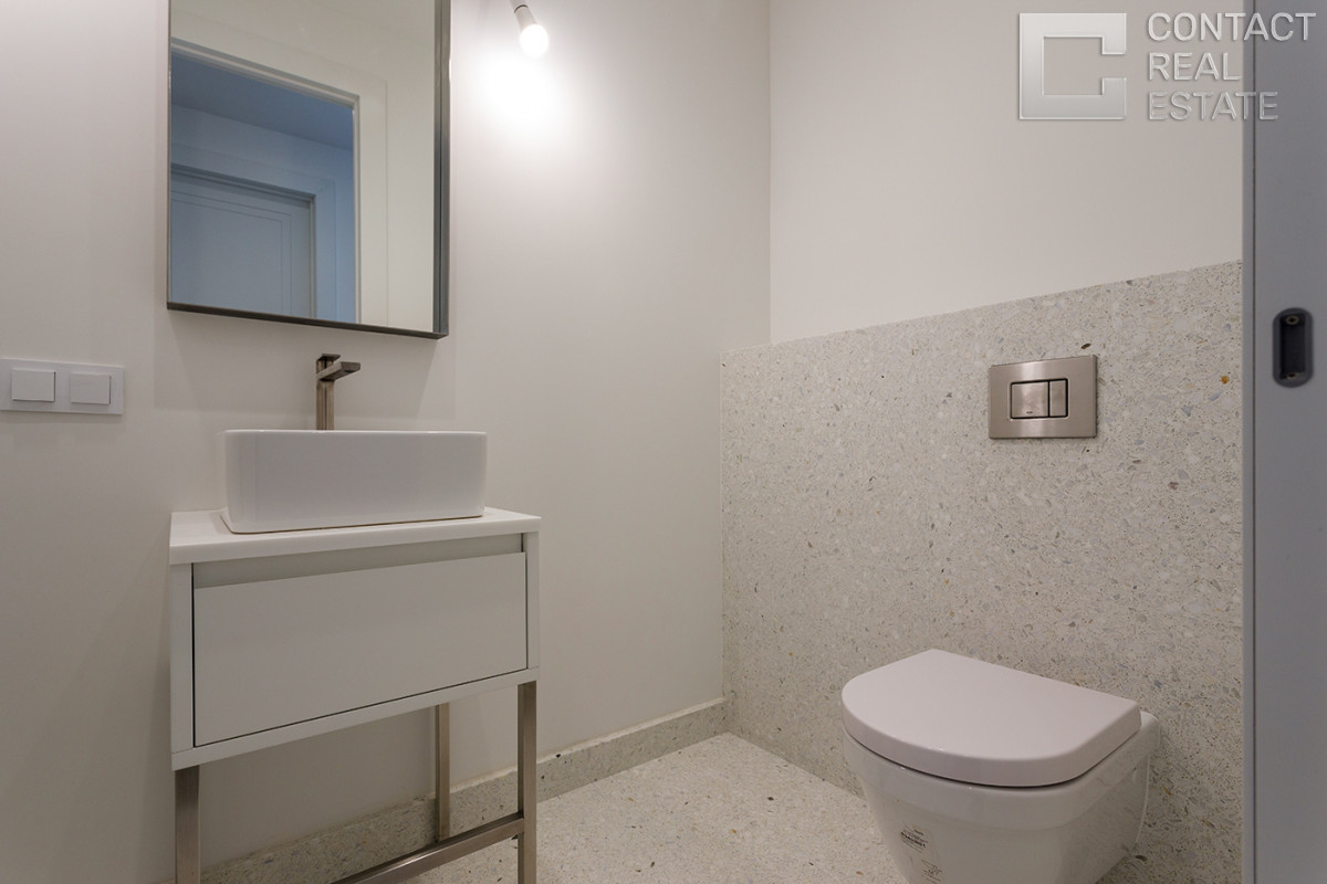 Костикова ул., д. 4, корп. 5, «Лаки» (Lucky)