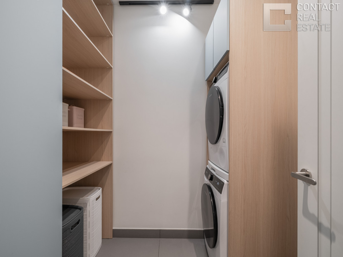 2-я Звенигородская ул., вл. 12, «Лаки» (Lucky)