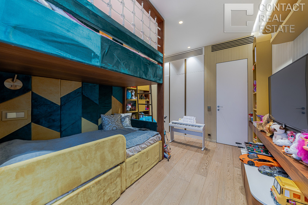 Малая Пироговская ул., д. 8, «Баррин Хаус» (Barrin House)