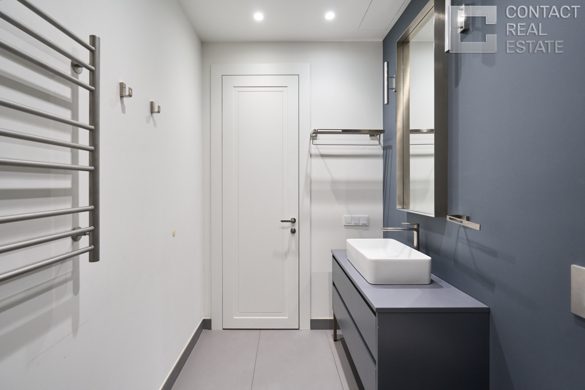 Костикова ул., д. 4, корп. 3, «Лаки» (Lucky)