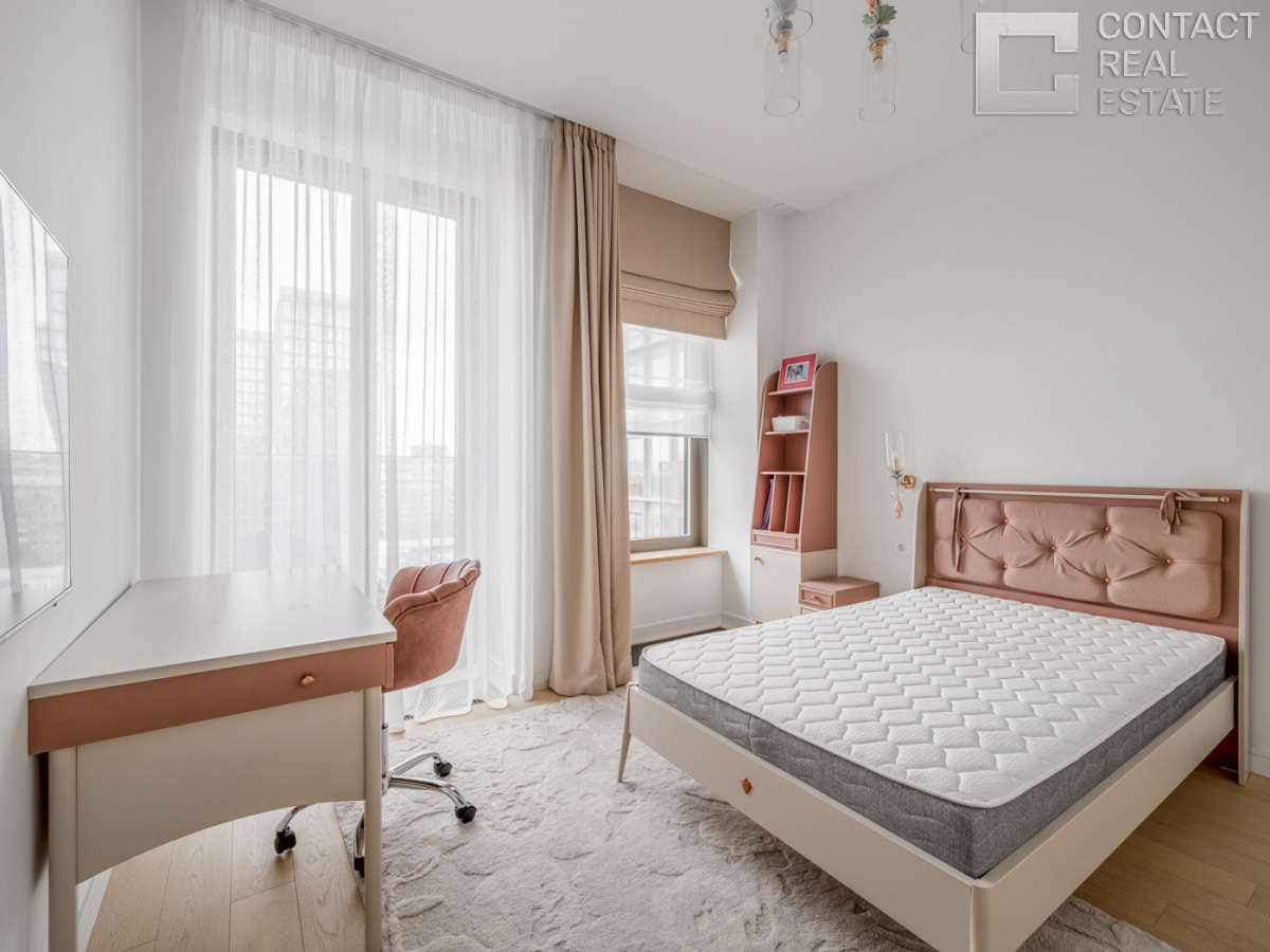 2-я Звенигородская ул., вл. 12, «Лаки» (Lucky)