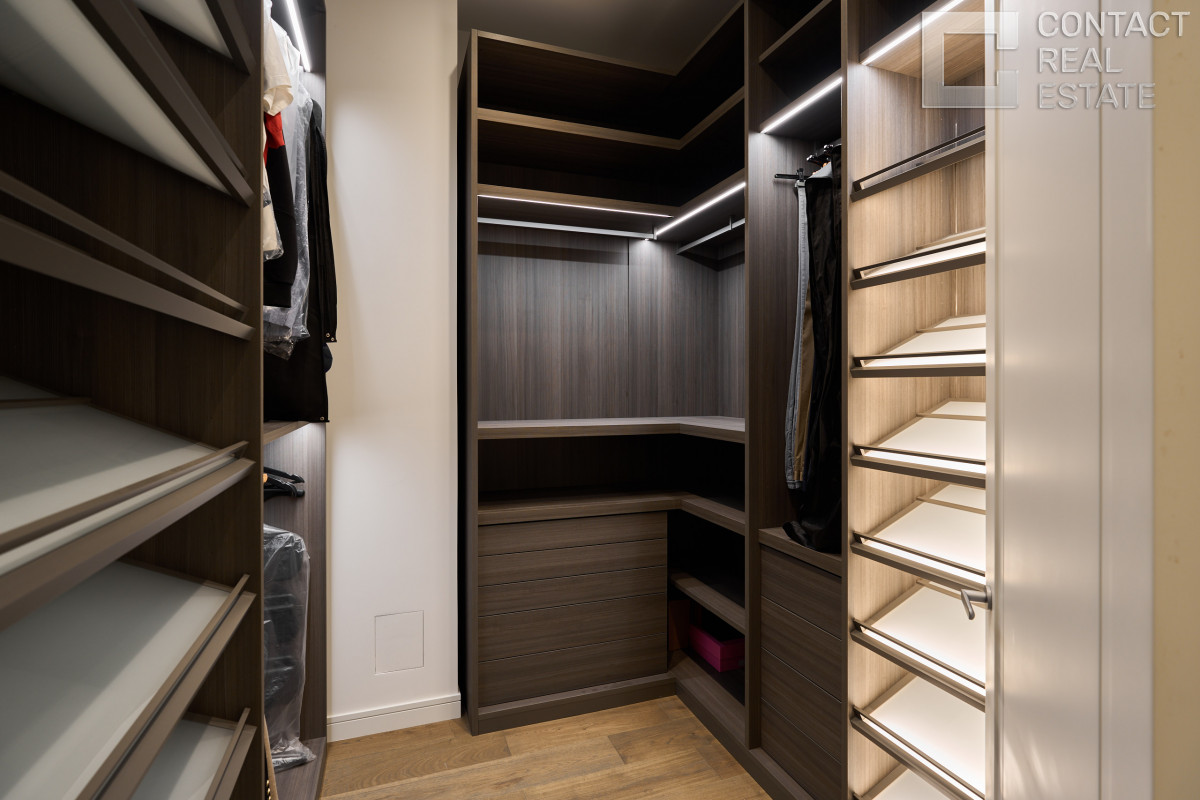 Костикова ул., д. 4, корп. 1, «Лаки» (Lucky)