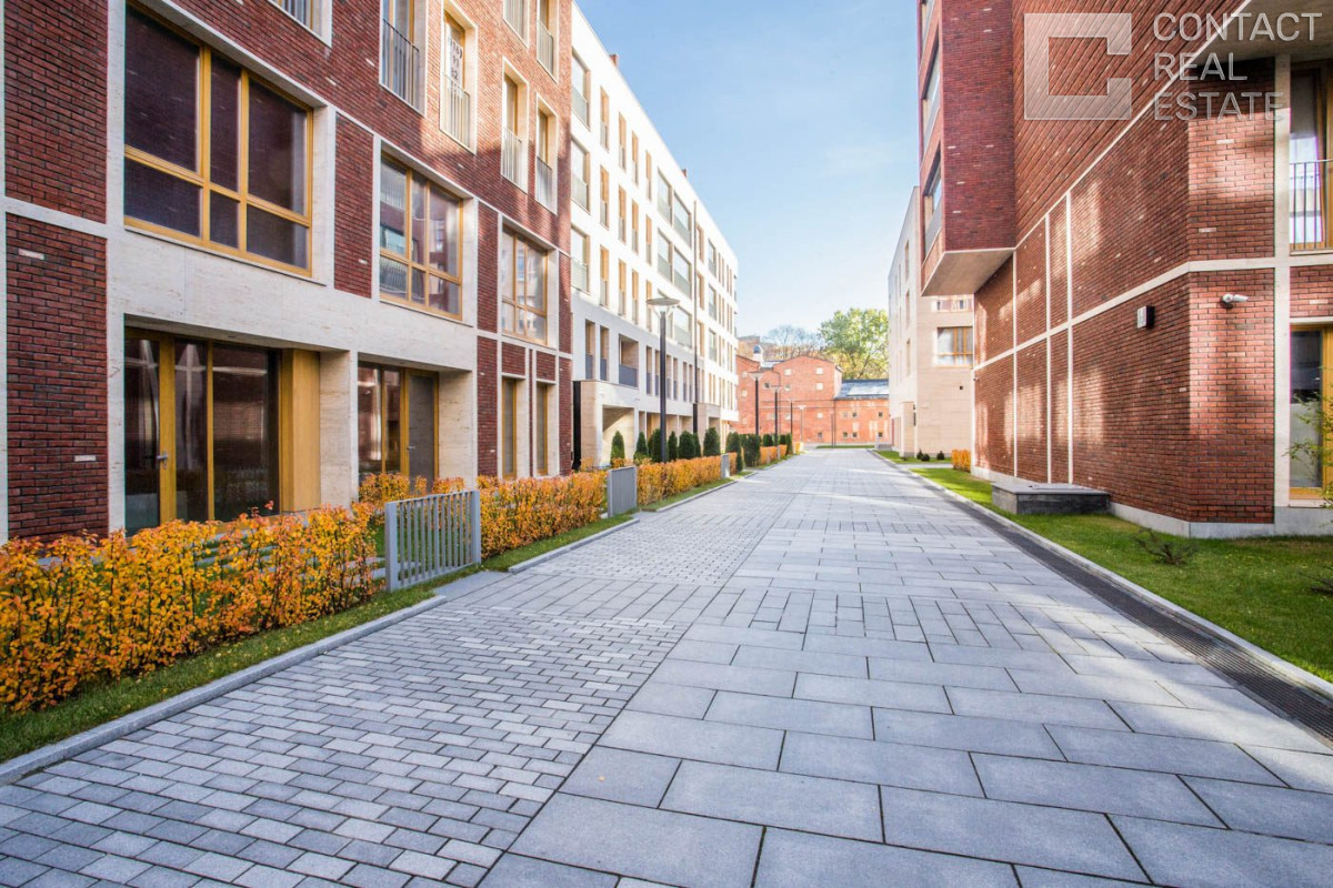 Льва Толстого ул., д. 23/7, «Литератор»