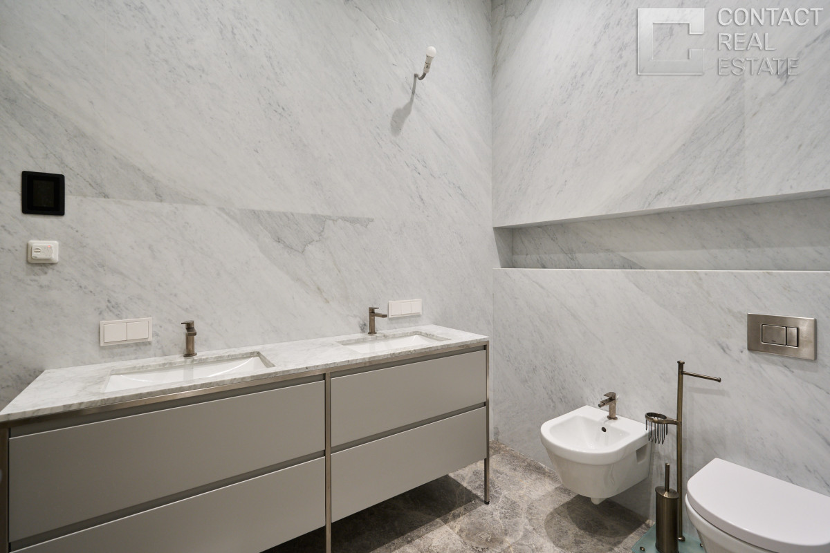 Костикова ул., д. 4, корп. 1, «Лаки» (Lucky)