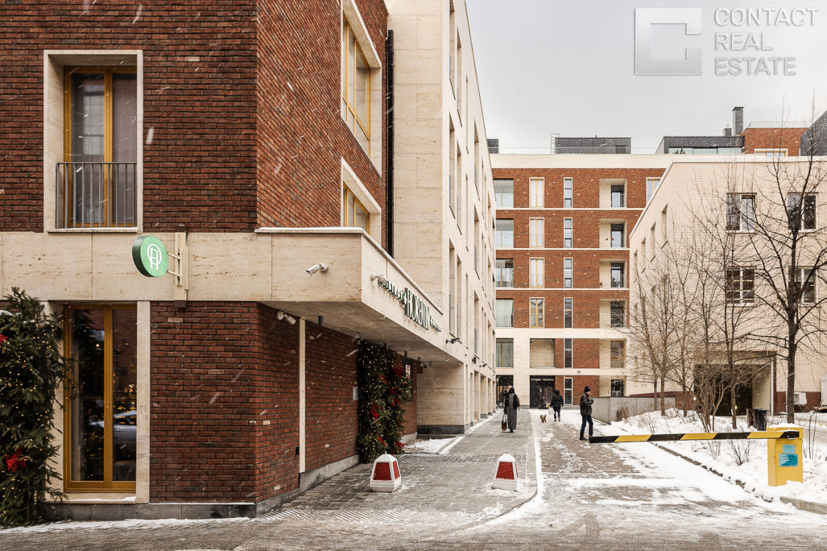 Льва Толстого ул., д. 23/7, «Литератор»