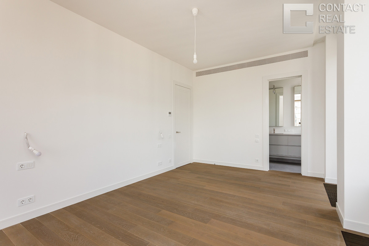 Костикова ул., д. 4, корп. 5, «Лаки» (Lucky)