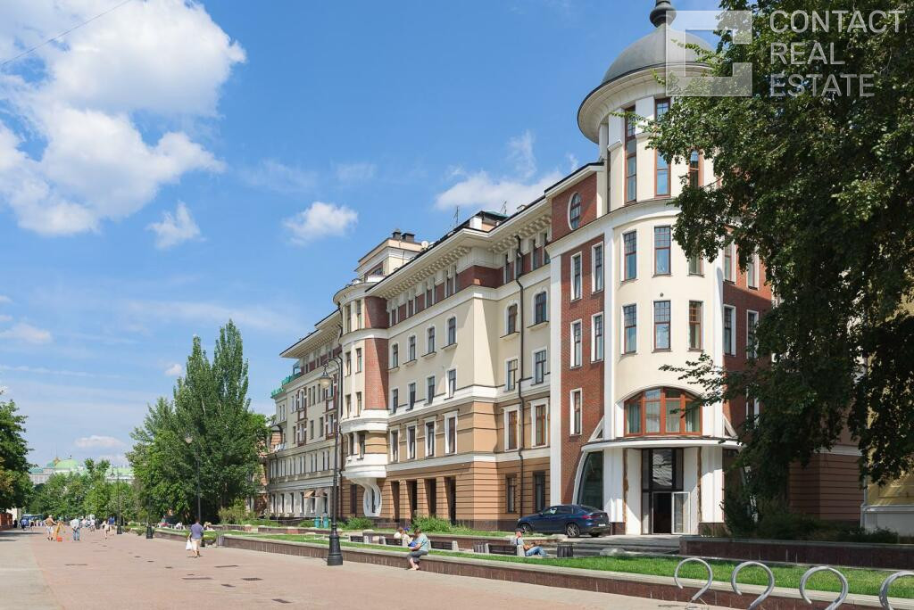 Лаврушинский пер., д. 11