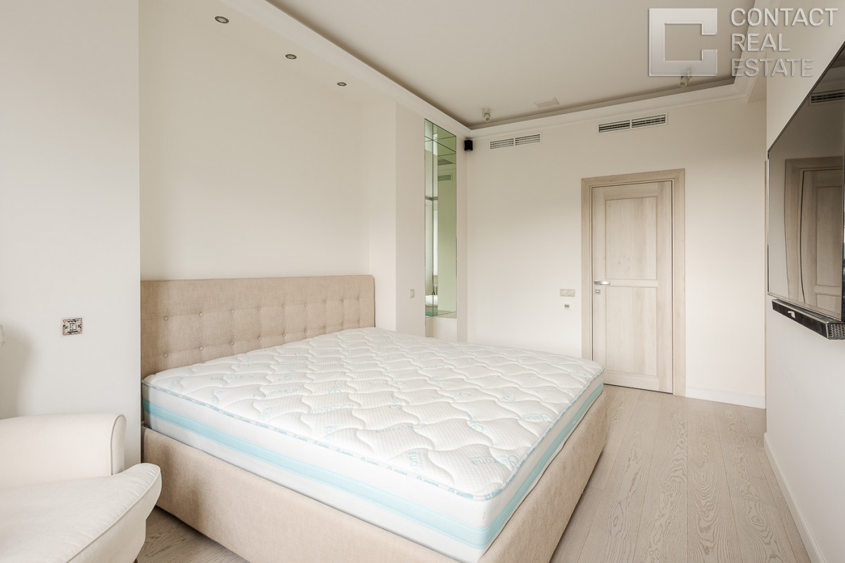 Малый Николопесковский пер., 4