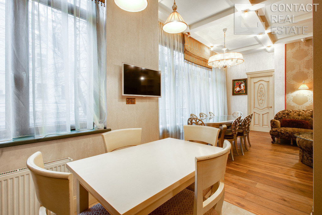 Большой Палашёвский пер., д. 10