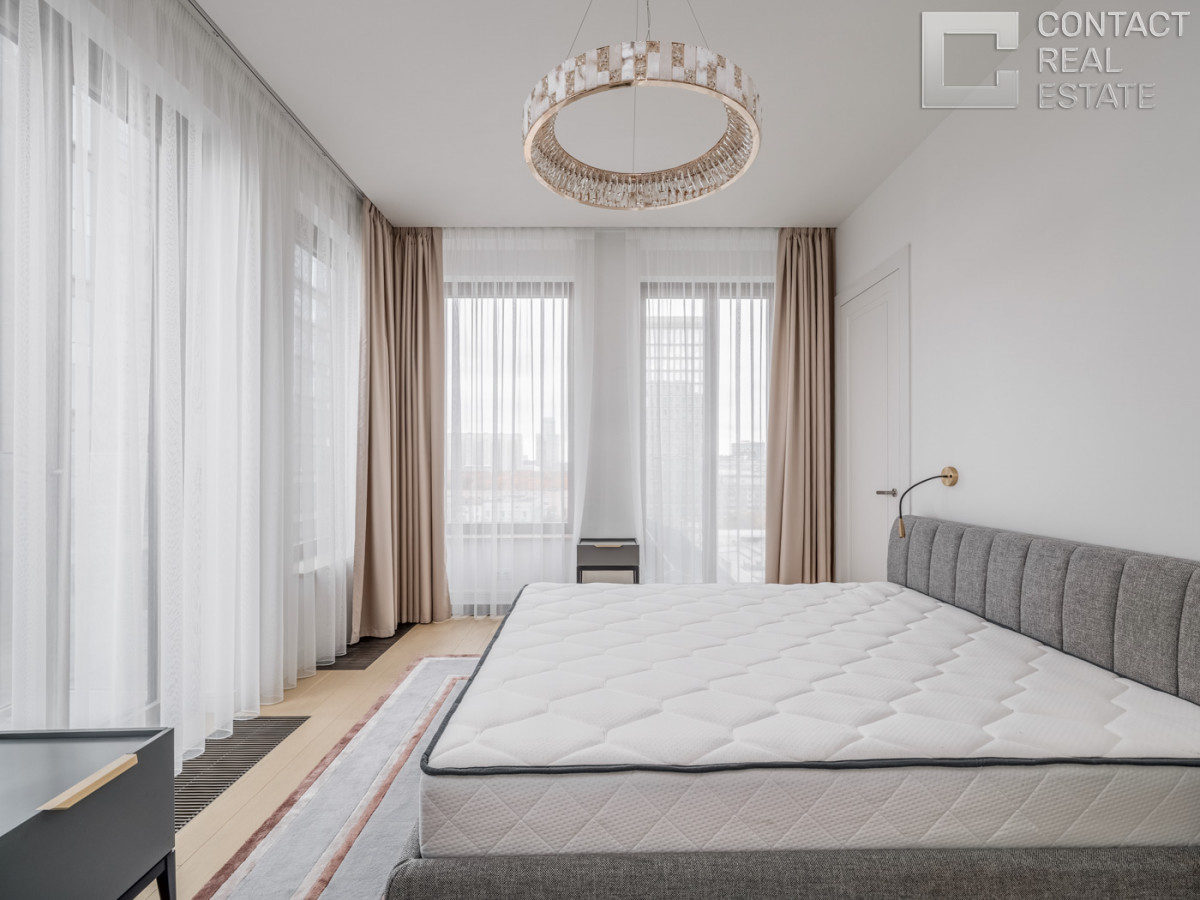 2-я Звенигородская ул., вл. 12, «Лаки» (Lucky)