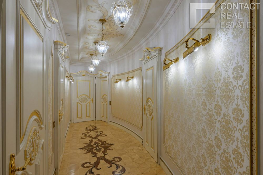 Авиационная ул., д. 77, корп. 1, «Алые паруса»