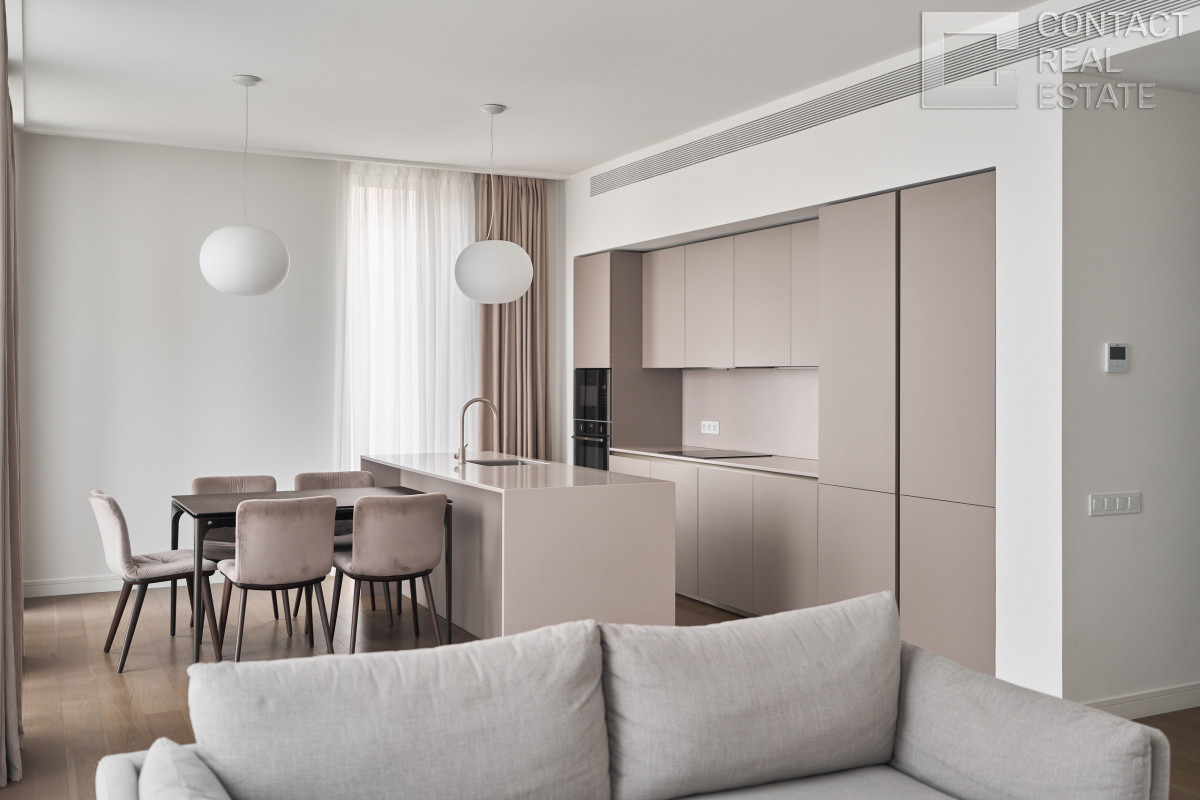 Костикова ул., д. 4, корп. 3, «Лаки» (Lucky)