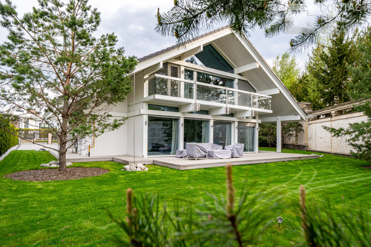 Ренессанс парк