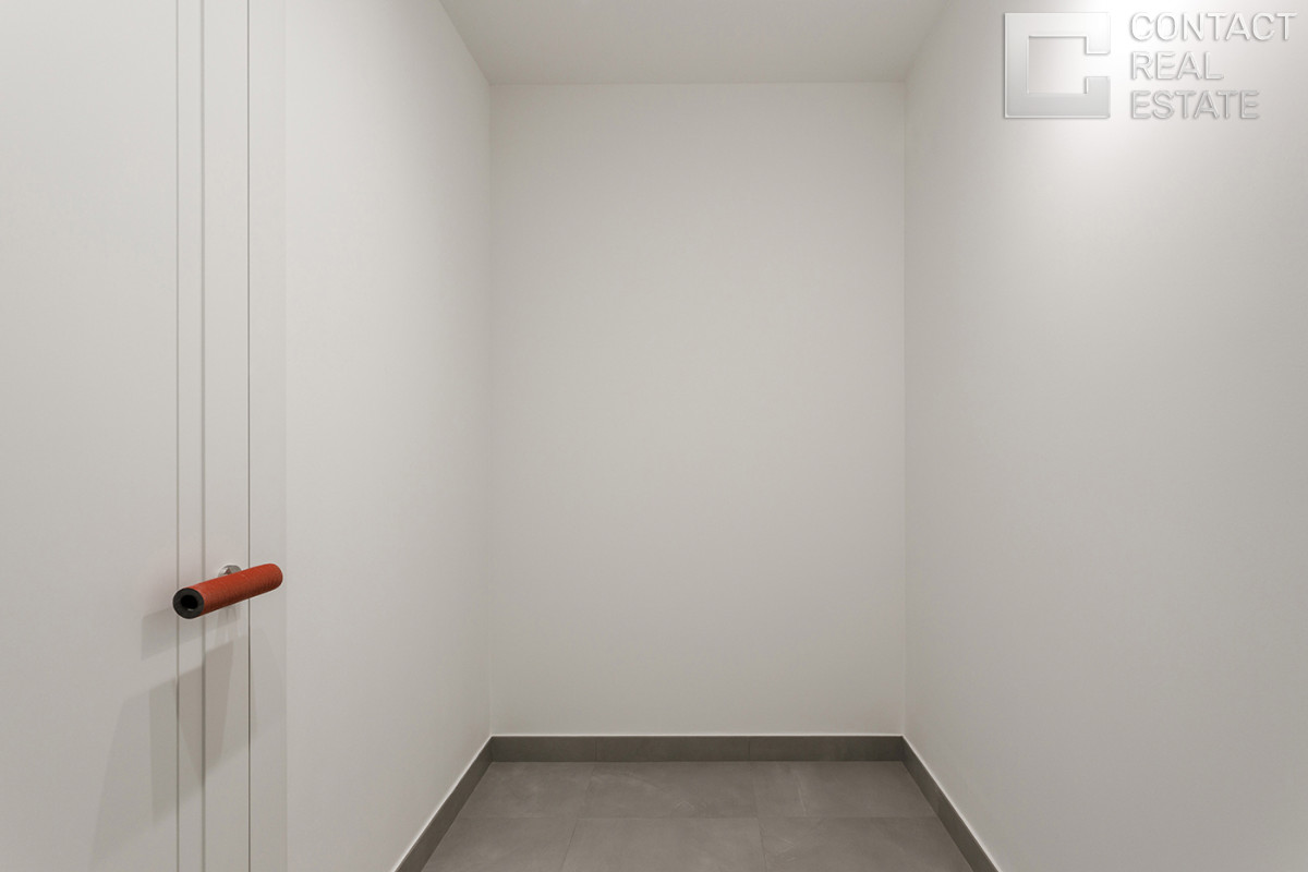 Костикова ул., д. 4, корп. 5, «Лаки» (Lucky)