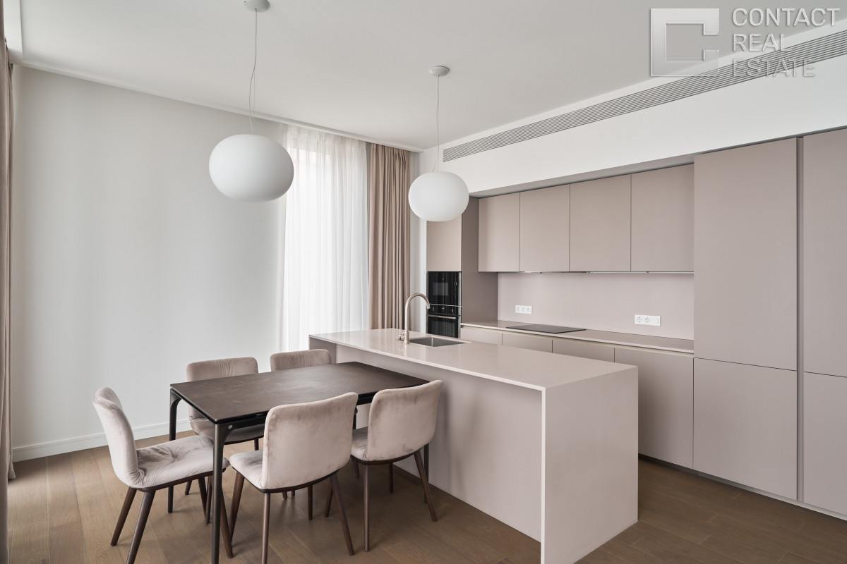 Костикова ул., д. 4, корп. 3, «Лаки» (Lucky)