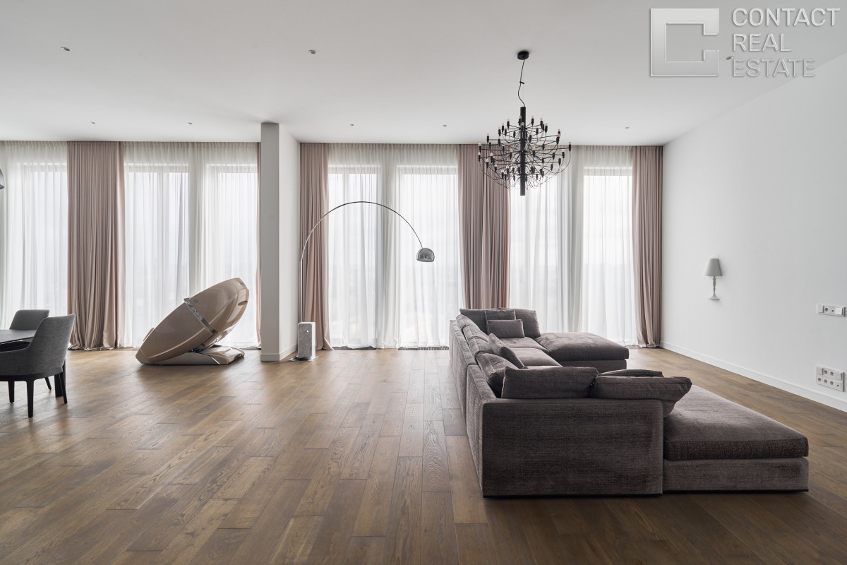 Костикова ул., д. 4, корп. 1, «Лаки» (Lucky)