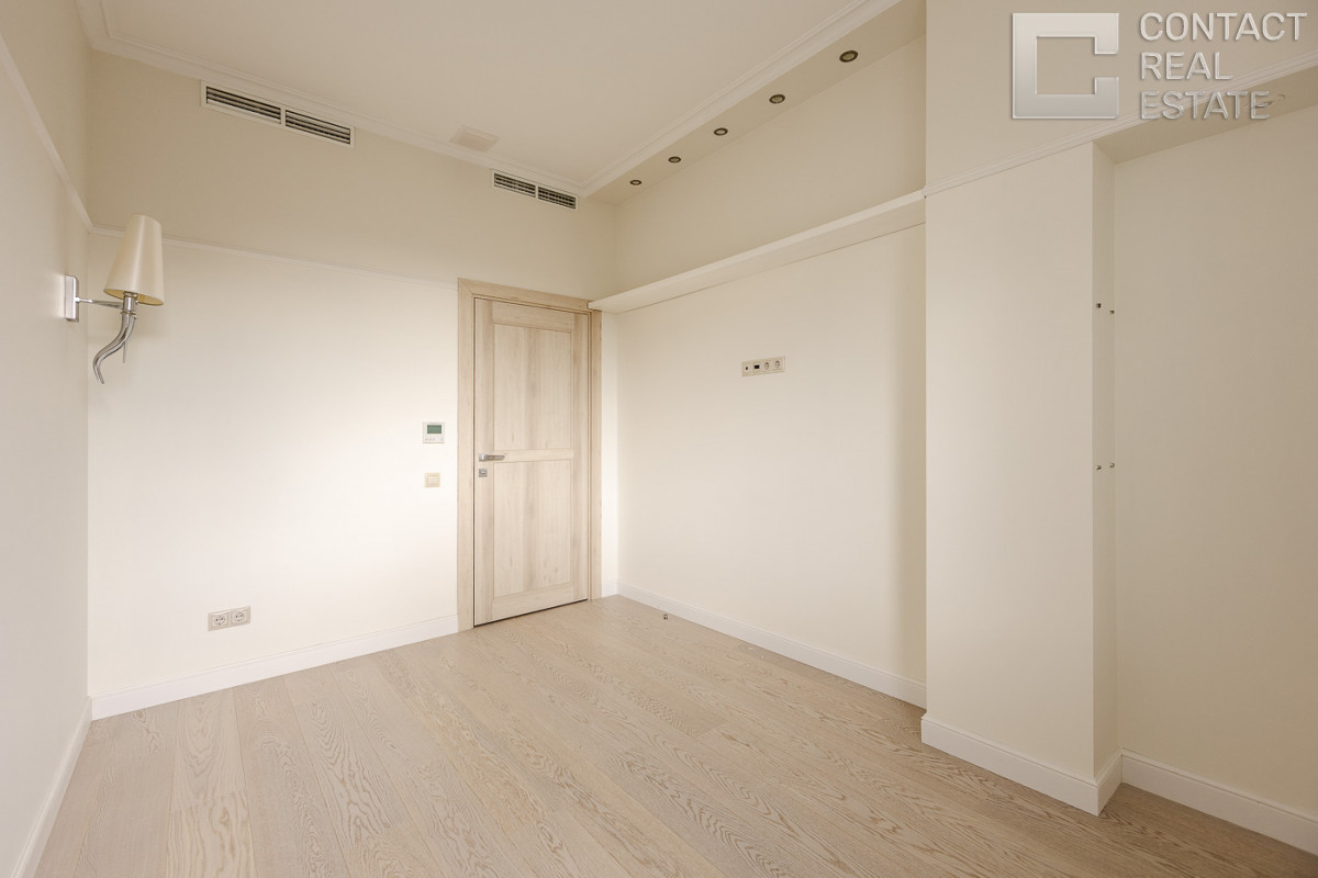 Малый Николопесковский пер., 4