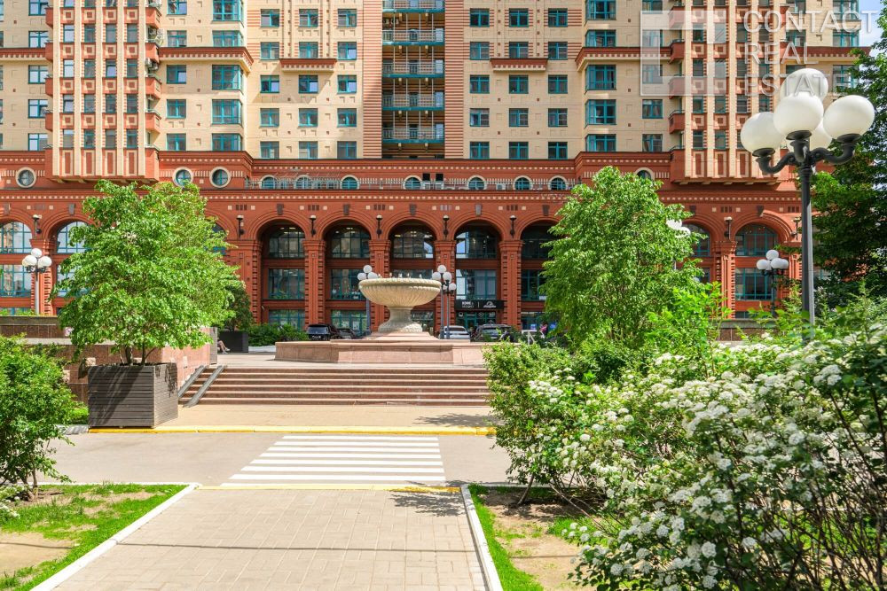 Авиационная ул., д. 77, корп. 1, «Алые паруса»