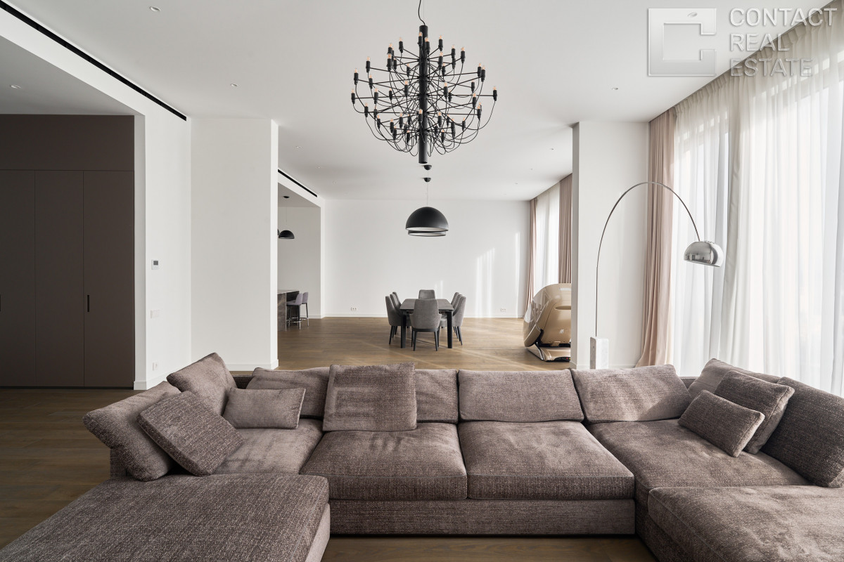 Костикова ул., д. 4, корп. 1, «Лаки» (Lucky)