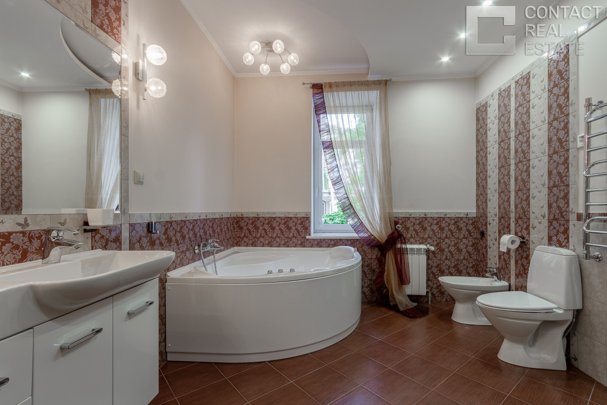 Дом в аренду в центре Жуковки