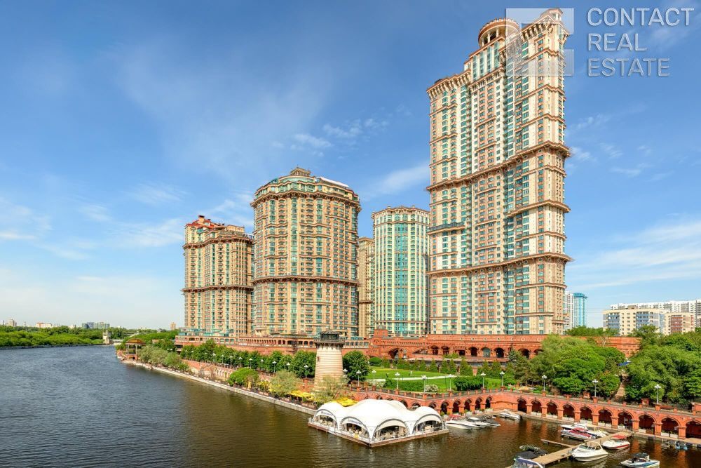 Авиационная ул., д. 77, корп. 1, «Алые паруса»