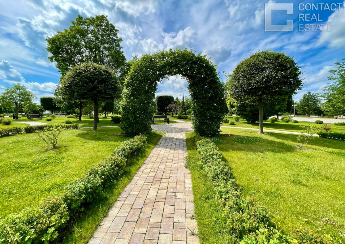 Ренессанс парк