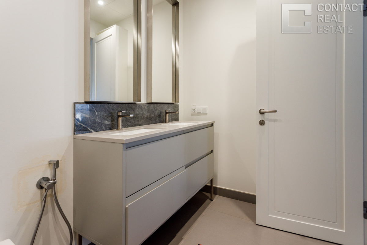 Костикова ул., д. 4, корп. 1, «Лаки» (Lucky)