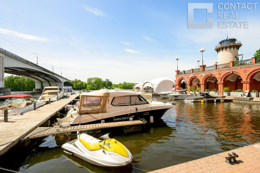 Авиационная ул., д. 77, корп. 1, «Алые паруса»