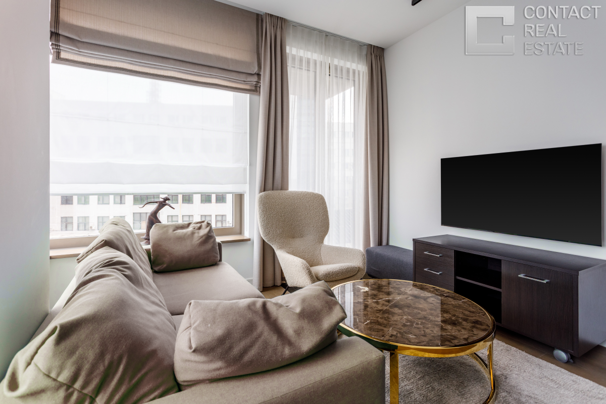 Костикова ул., д. 4, корп. 1, «Лаки» (Lucky)