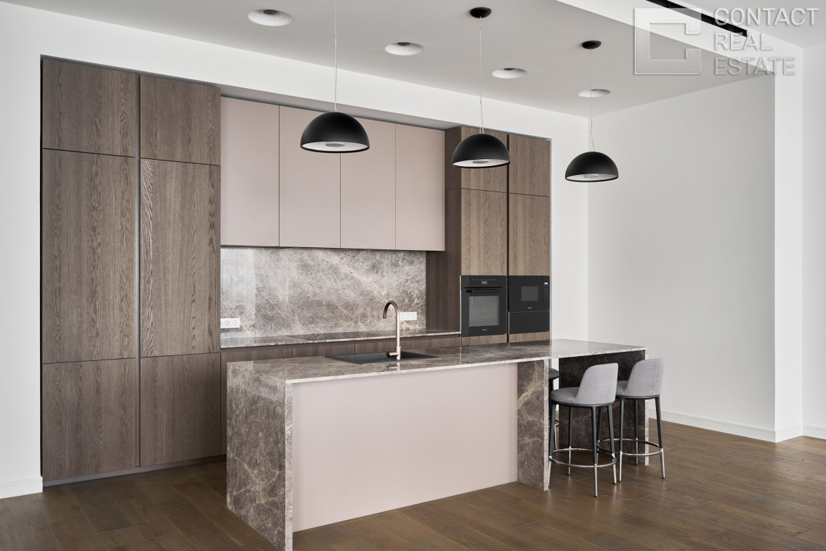 Костикова ул., д. 4, корп. 1, «Лаки» (Lucky)