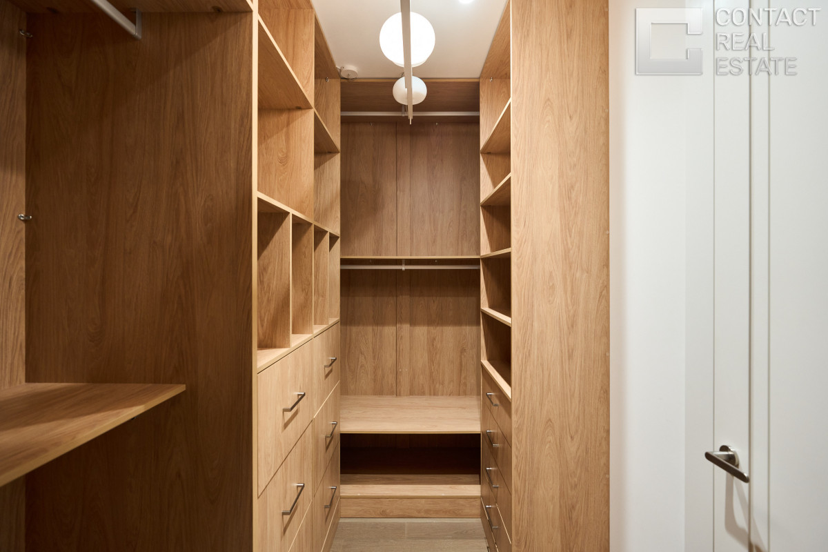 Костикова ул., д. 4, корп. 3, «Лаки» (Lucky)