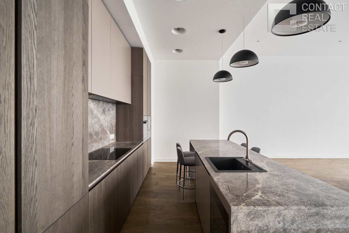 Костикова ул., д. 4, корп. 1, «Лаки» (Lucky)