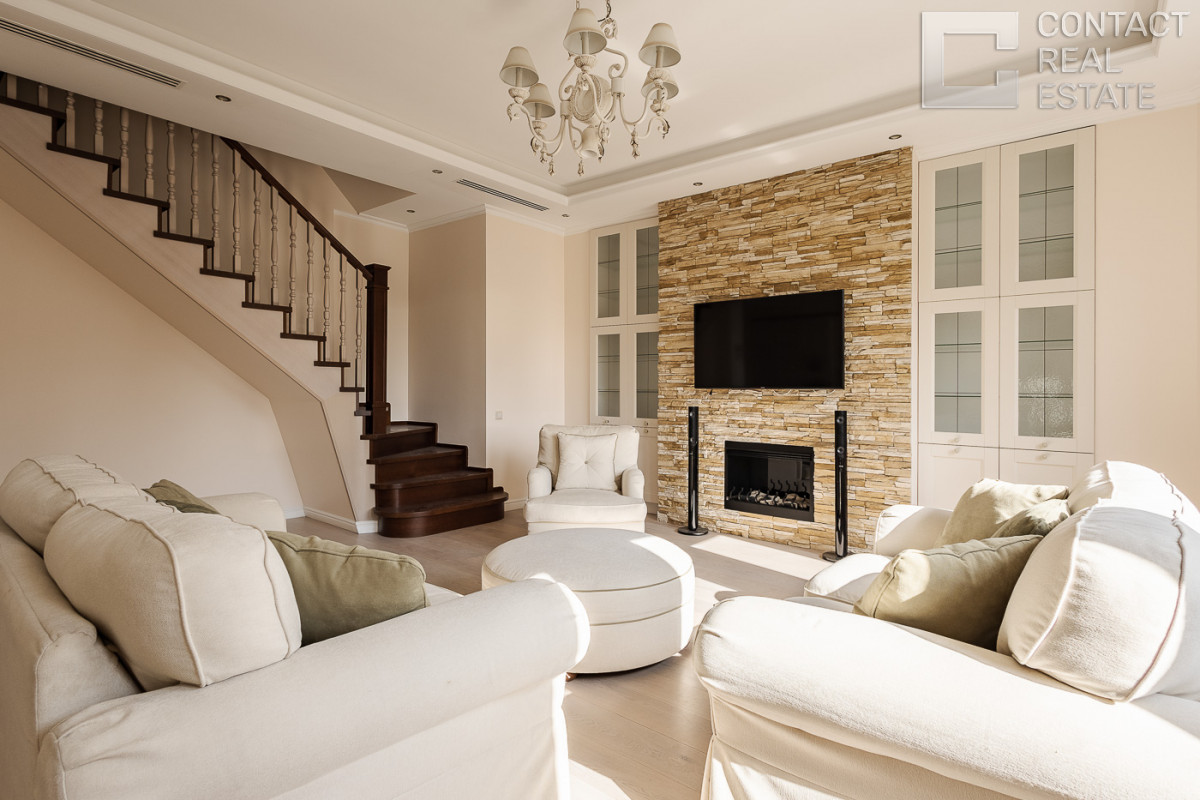 Малый Николопесковский пер., 4