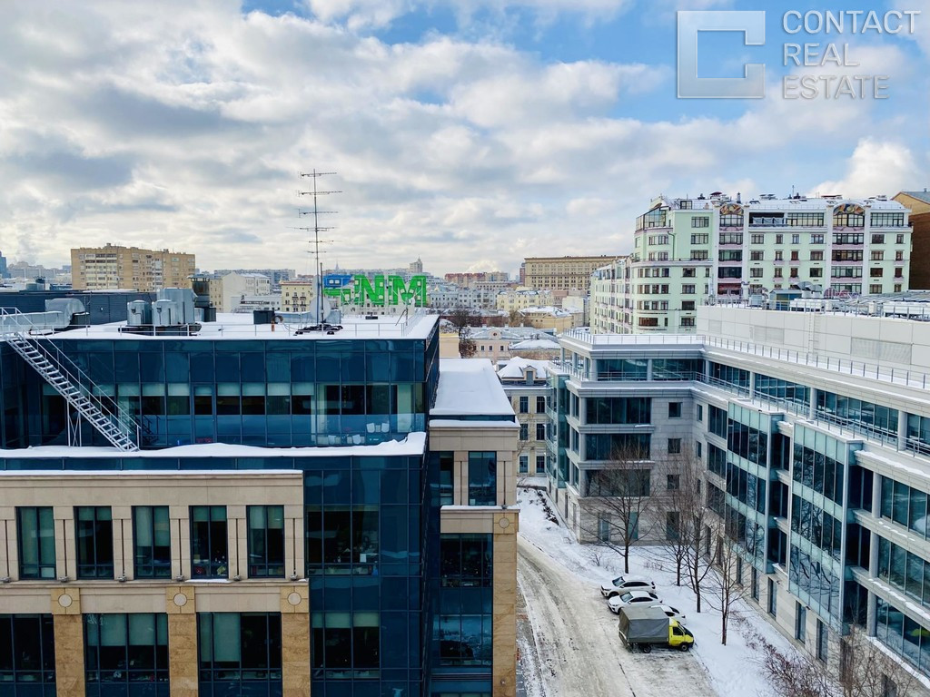 Большая Татарская ул., д. 7, корп. 1, «Четыре солнца»