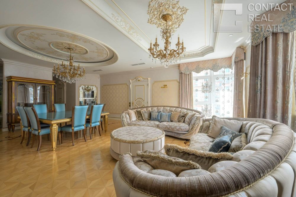 Авиационная ул., д. 77, корп. 1, «Алые паруса»